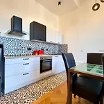 Immense 2 Pieces Proche Centre-ville & Thermes *