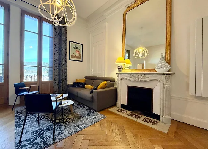 Immense 2 Pieces Proche Centre-ville & Thermes *