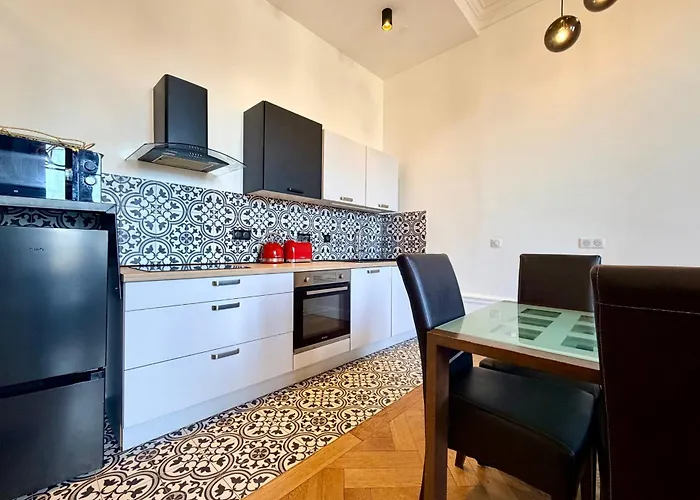 Immense 2 Pieces Proche Centre-ville & Thermes *