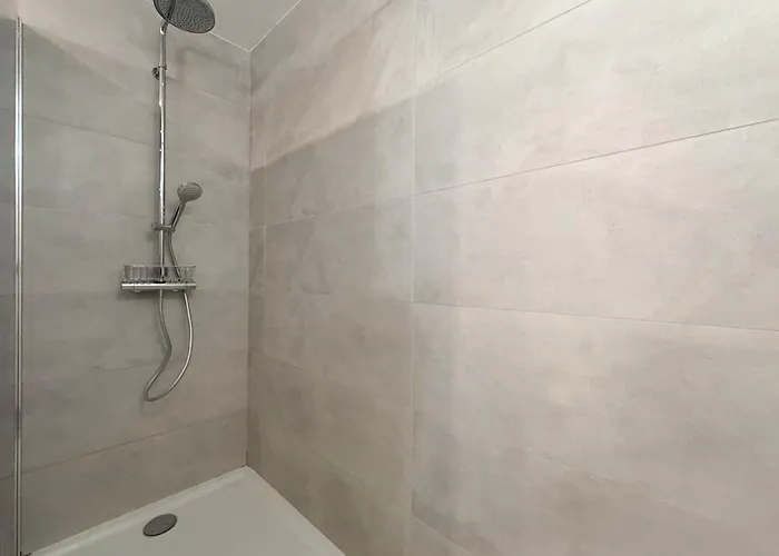 Immense 2 Pieces Proche Centre-ville & Thermes *